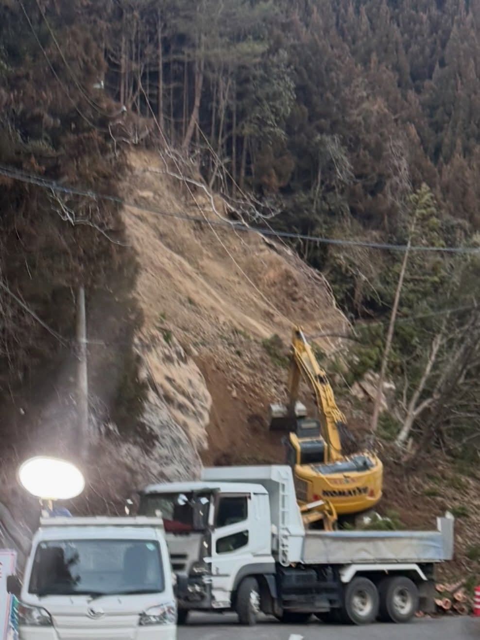 龍神村 国道371号の崩土現場を視察させていただきました。