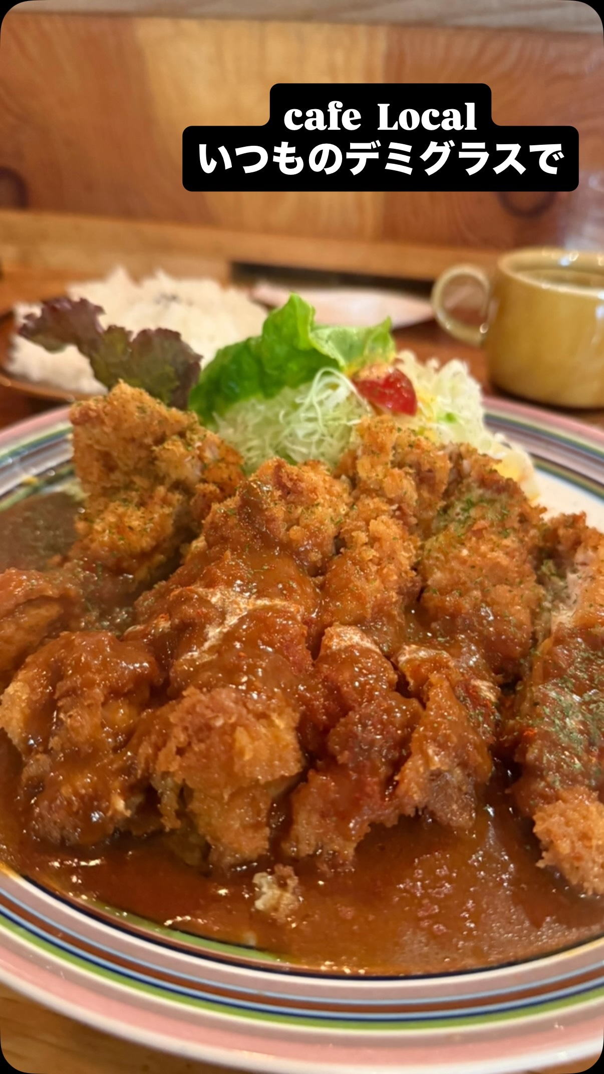 お昼ご飯。市場内食堂Local。